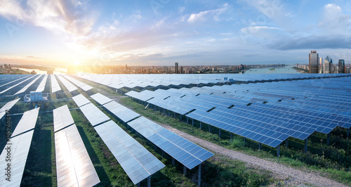 Canvas-taulu Eco-environmentally friendly green energy of sustainable development of solar po