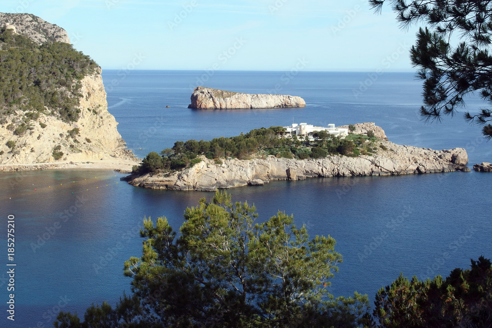 Kleine Felseninsel mit Villa vor Port San Miguel.Where: Ibiza Eivissa.When: .Who: 12.05.2017.