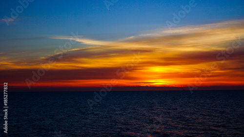 Sonne und Wolken auf dem Meer © Enno