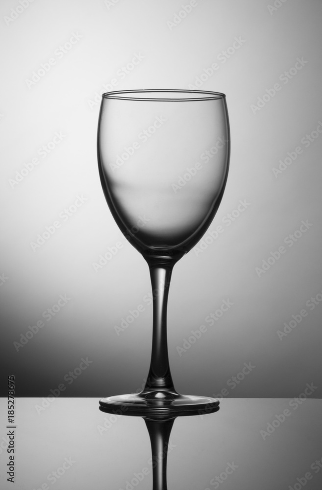 Obraz premium Empty Wine Glass