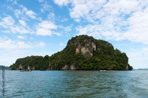 Fototapeta Naklejka Na Ścianę i Meble -  Beautiful island in Andaman sea