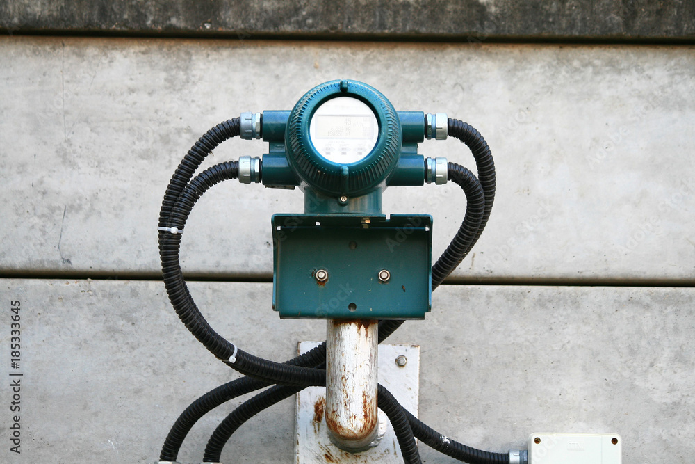 Fototapeta premium water flow meter side wall link to operator