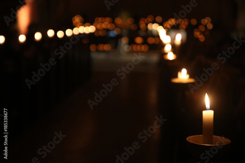 Kerzenreihe in einer Hamburger Kirche bei der Nacht der Kirchen.Where: Hamburg.When: 16.09.2017.