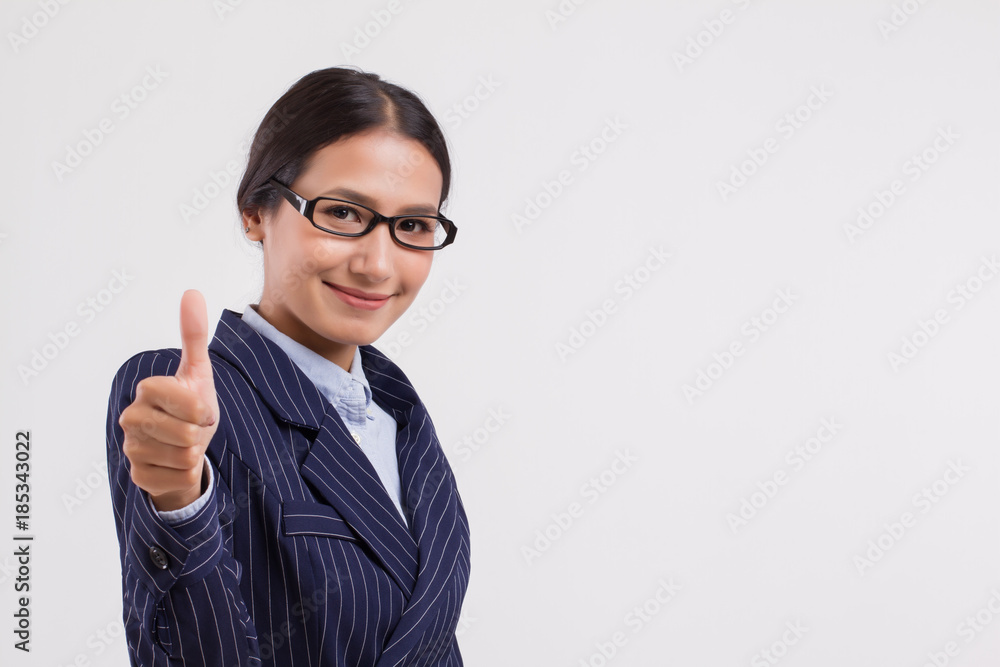 asian business woman showing thumb up gesture