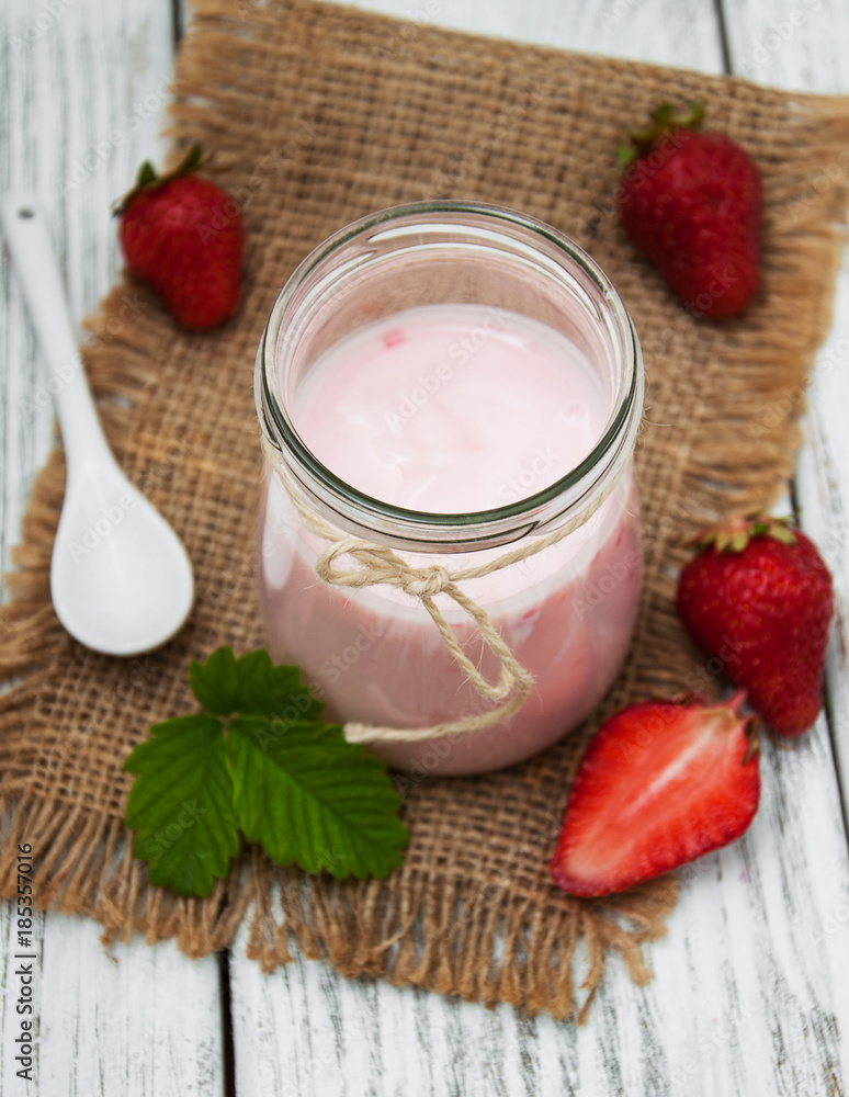 yogurt with fresh strawberries yogurt with fresh strawberries