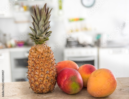 Frutas frescas e maduras