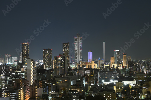 日本の東京都市風景・美しい夜景「豊島区の高層ビル群や街並みを望む」（中央の超高層ビルはサンシャイン６０）