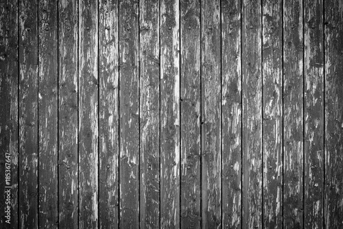 Schwarze Holzwand mit Vignette als Hintergrund