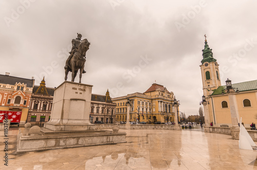 Fototapeta Naklejka Na Ścianę i Meble -  Oradea City Hall in a cloudy day.