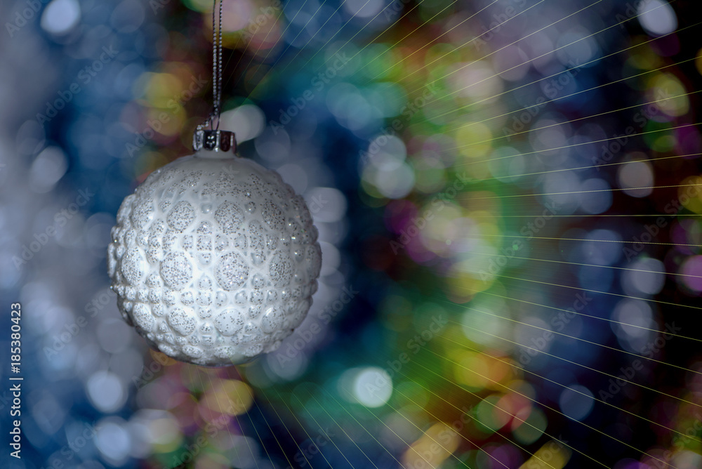 Obraz premium Close up elegance christmas decoration balls with shiny glare hanging on abstract background with copy space for postcard 8