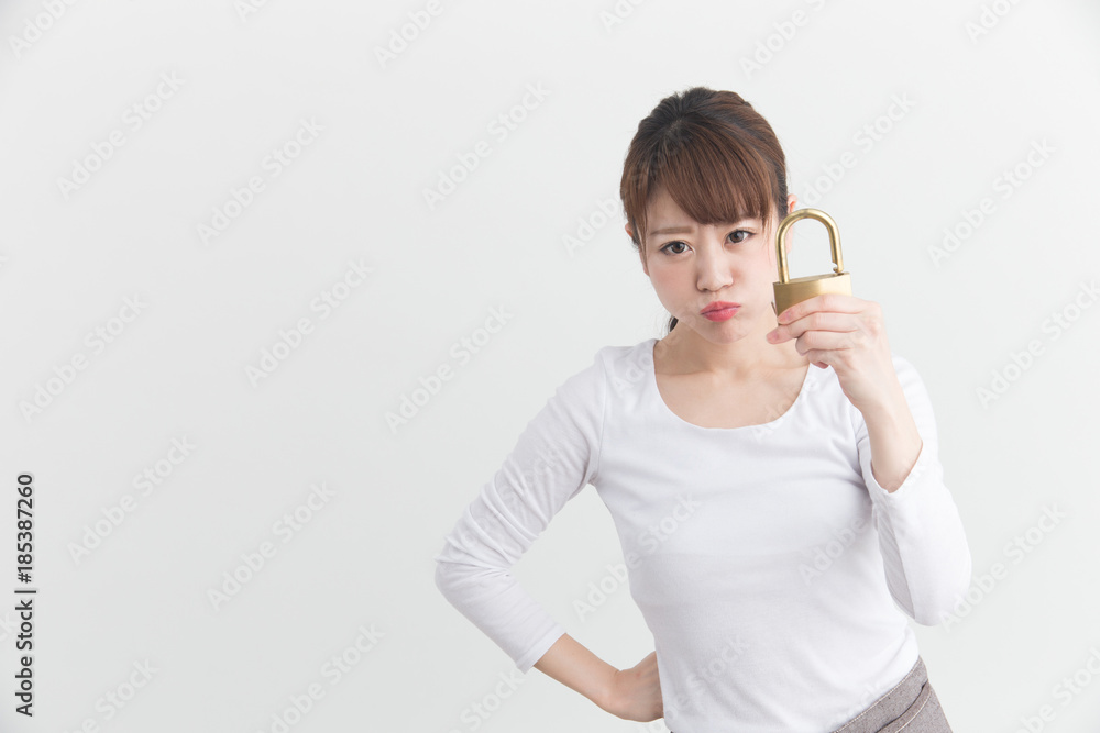 エプロン姿の女性・白バック