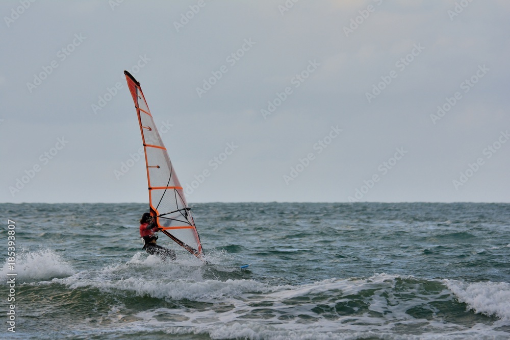 Naklejka premium Planche à voile en Bretagne