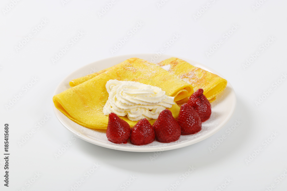 thin pancakes with strawberries and whipped cream thin pancakes with strawberries and whipped cream