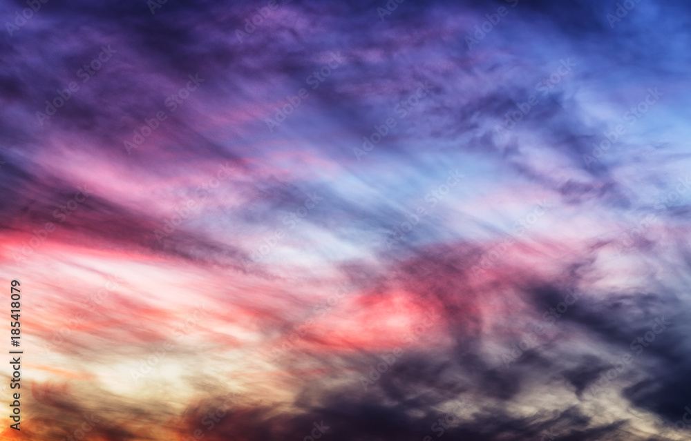 Obraz premium the evening sky. beautiful multicolored clouds in the sky