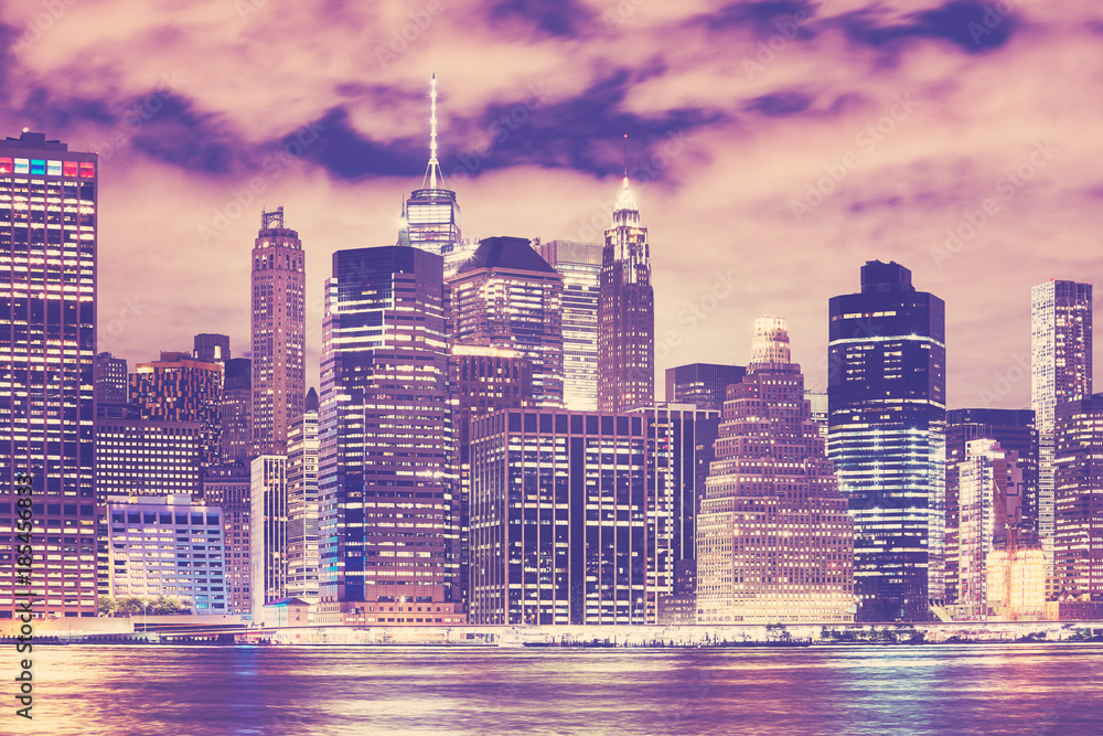 Fototapeta New York City Skyline w nocy, kolor stonowanych obraz, USA.