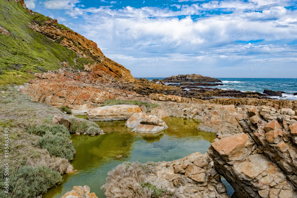 Obraz premium robberg nature reserve coast pond