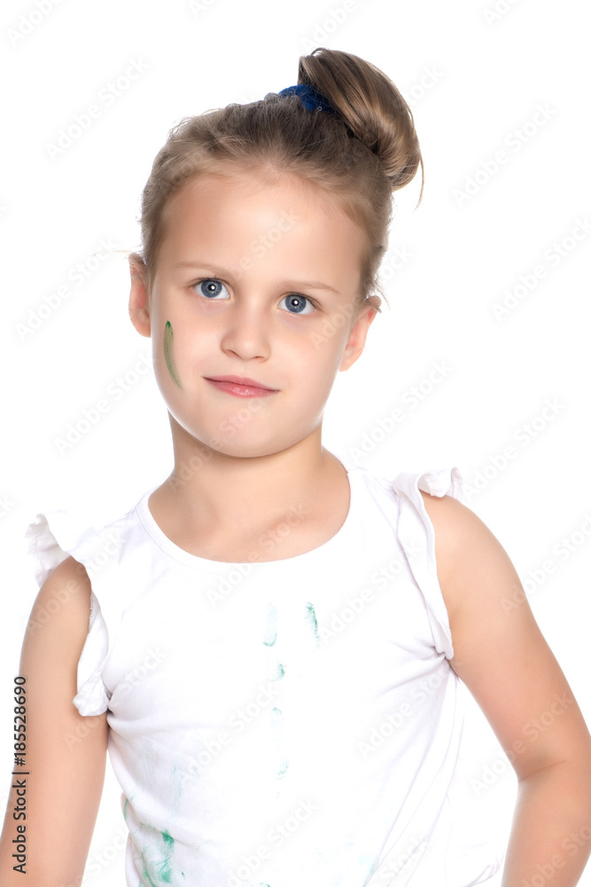 The little girl got dirty with the paints. The little girl got dirty with the paints.
