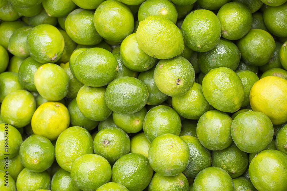 Lemons on the market - Citrus × latifolia Lemons on the market - Citrus × latifolia