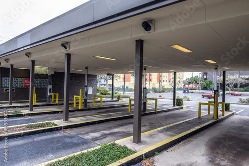 drive up atm drive through bank