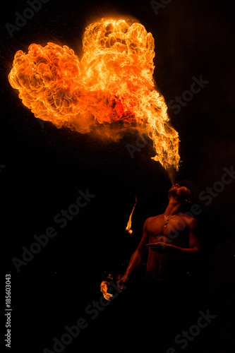 Tableau sur toile The fireshow