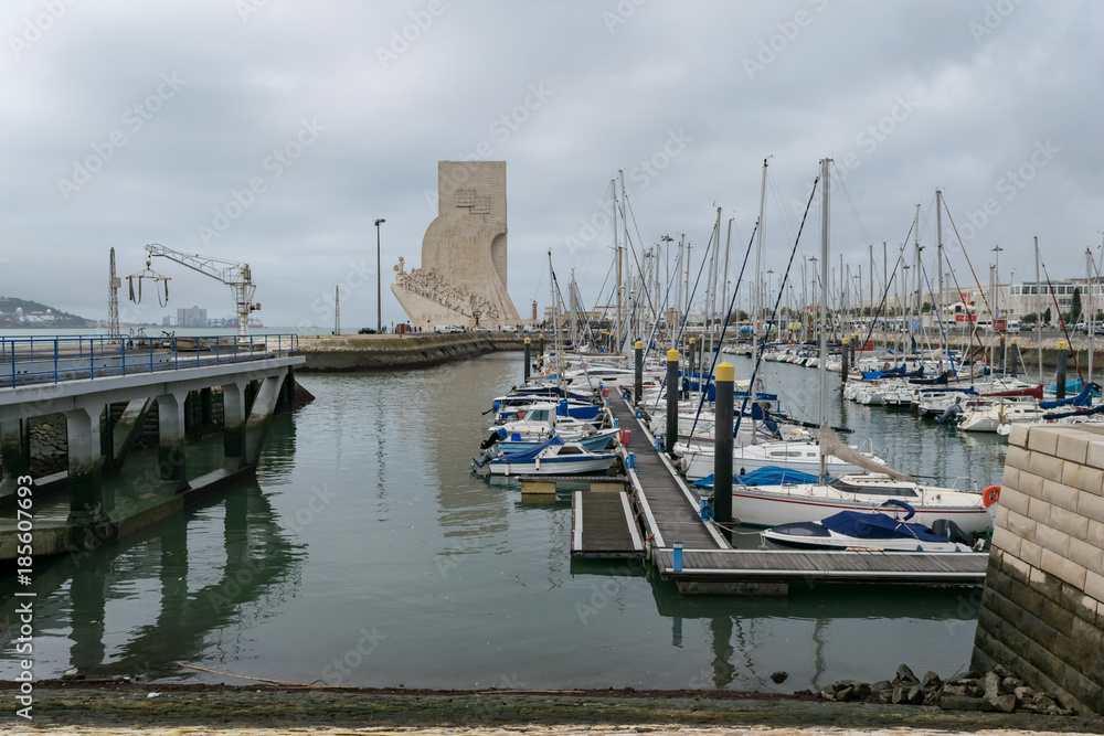 Fototapeta premium Port in Belem, Monument of Discovery 