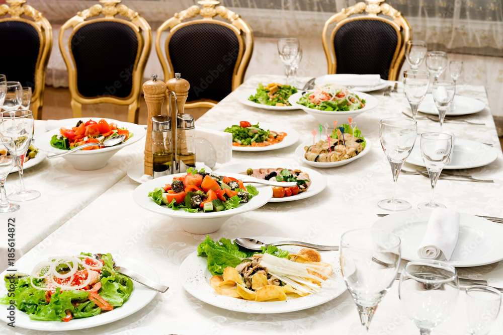 banquet restaurant table