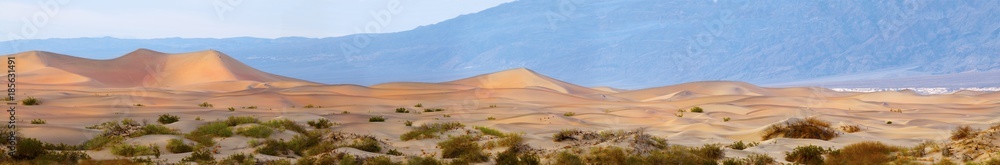 Fototapeta premium Panorama of Death Valley, California at dawn