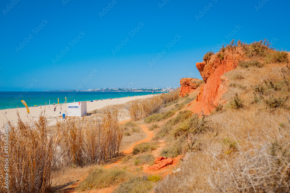 Portugal, Albufeira, portuguese beach with cliffs (PRAIA DA OURA)