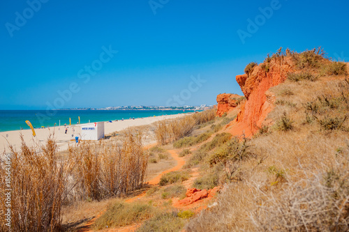 Obraz na płótnie Portugal, Albufeira, portuguese beach with cliffs (PRAIA DA OURA) w salonie