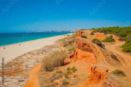 Obraz na płótnie Portugal, Albufeira, portuguese beach with cliffs (PRAIA DA OURA) w salonie