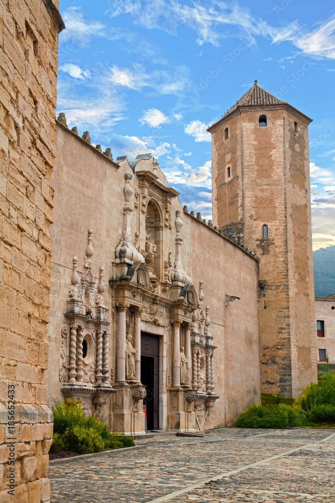 Poblet. Façade de l'église abbatiale Santa Maria . Catalogne, Espagne
