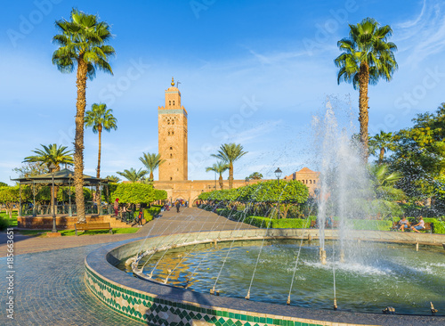 Obraz na płótnie Koutoubia Mosque minaret at medina quarter of Marrakesh, Morocco w salonie
