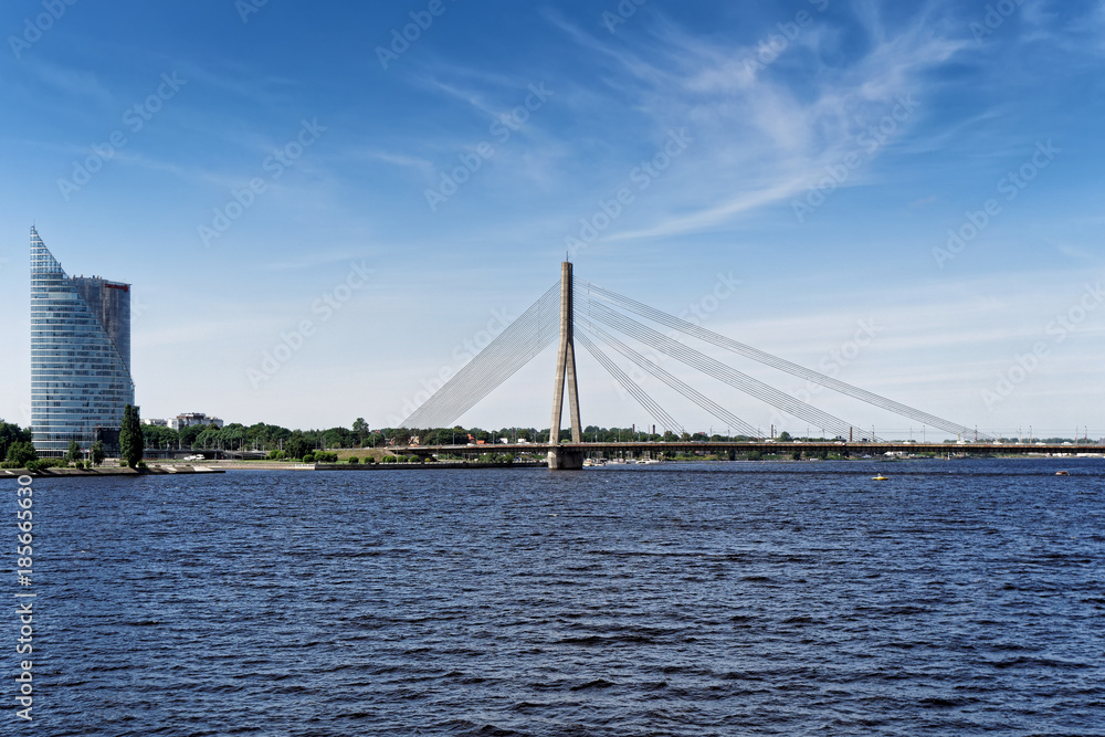 Vansu Brücke in Riga über Fluss Daugava, Lettland