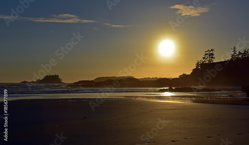 Sonnenutnergang in der meeresbucht