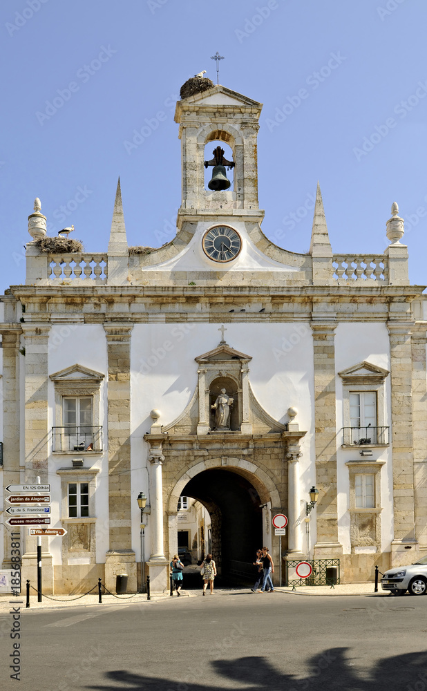 Arco da vila. Historic old town of Faro, Portugal