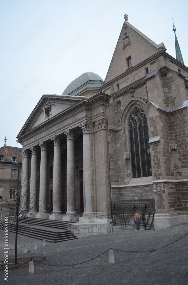 Fototapeta premium Saint Pierre Cathedral - Geneva