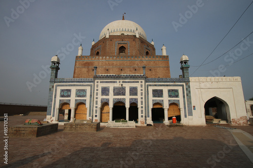 Shrine of Bahauddin Zakariya in Multan photo