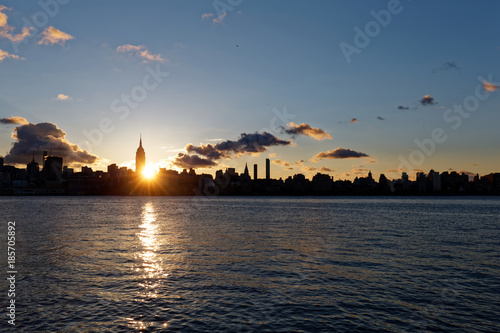 ニューヨークの夜明け © EarthScape