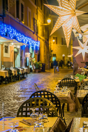 Canvas Print Restaurant terrace in Rome at night
