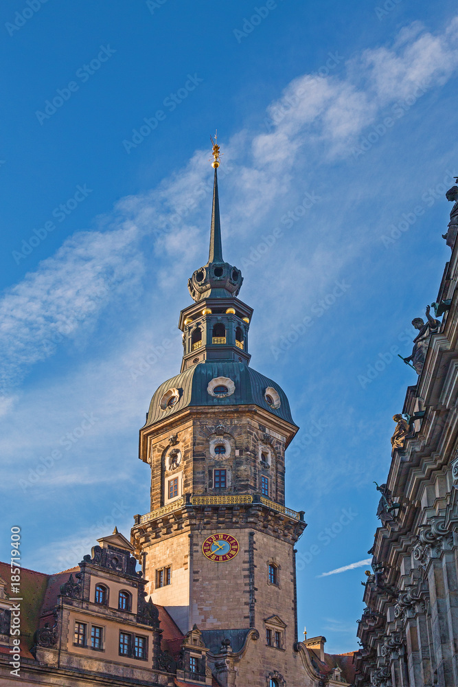 Obraz premium Dresdener Schloss mit Hausmannturm