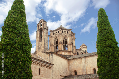 Poblet. Clochers de l'abbaye Santa Maria . Catalogne, Espagne