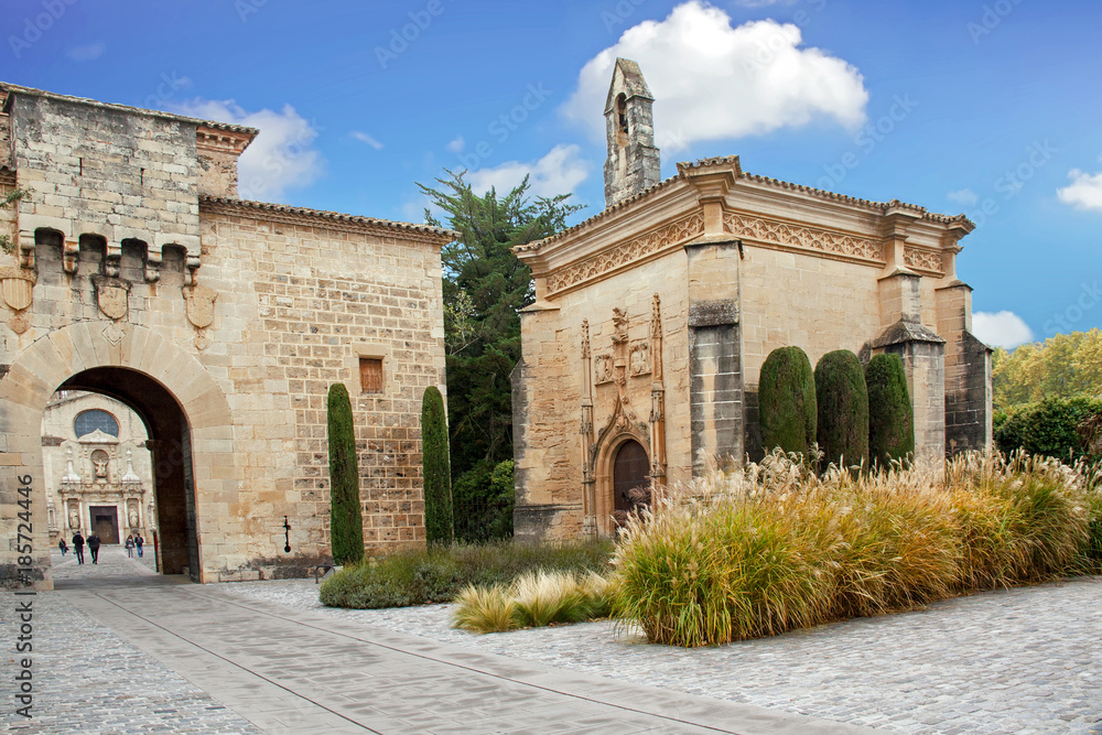 Poblet. Entrée de l'abbatiale Santa Maria . Catalogne, Espagne