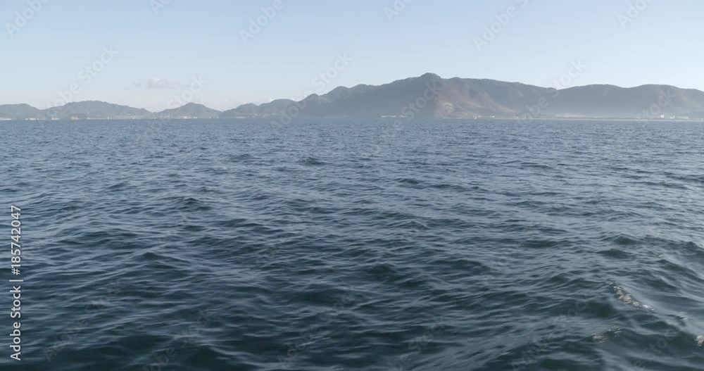 島の見える海の景色 島の見える海の景色