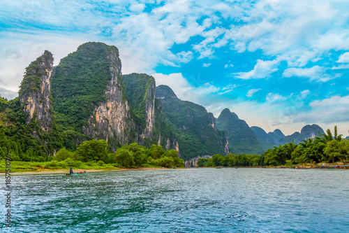 Guilin, Yangshuo, beautiful scenery of mountains and rivers © 昊 周