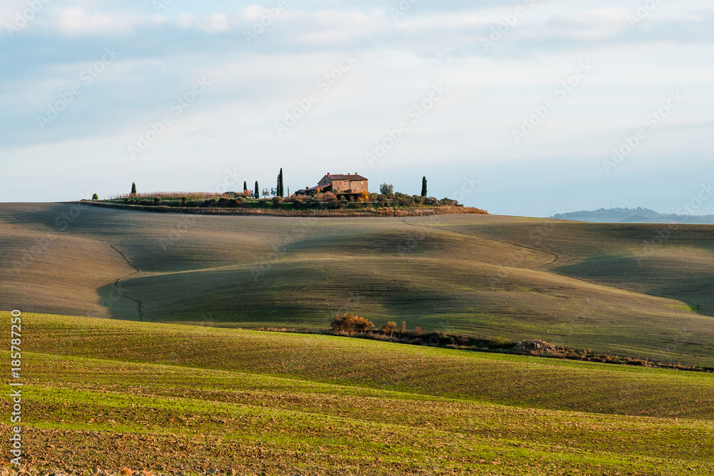 Fototapeta premium Landscape of Tuscany countryside and rolling hills panoramic view, Italy