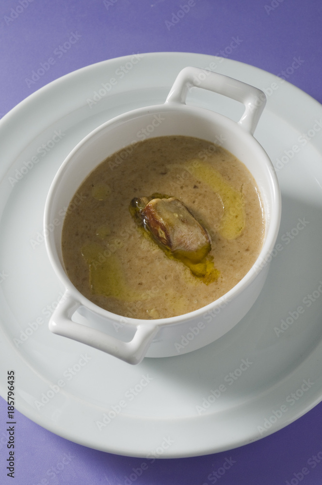 crema de hongos con foei crema de hongos con foei