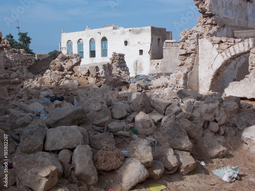 Many buildings are still destroyed in Somalia, many years after the war.