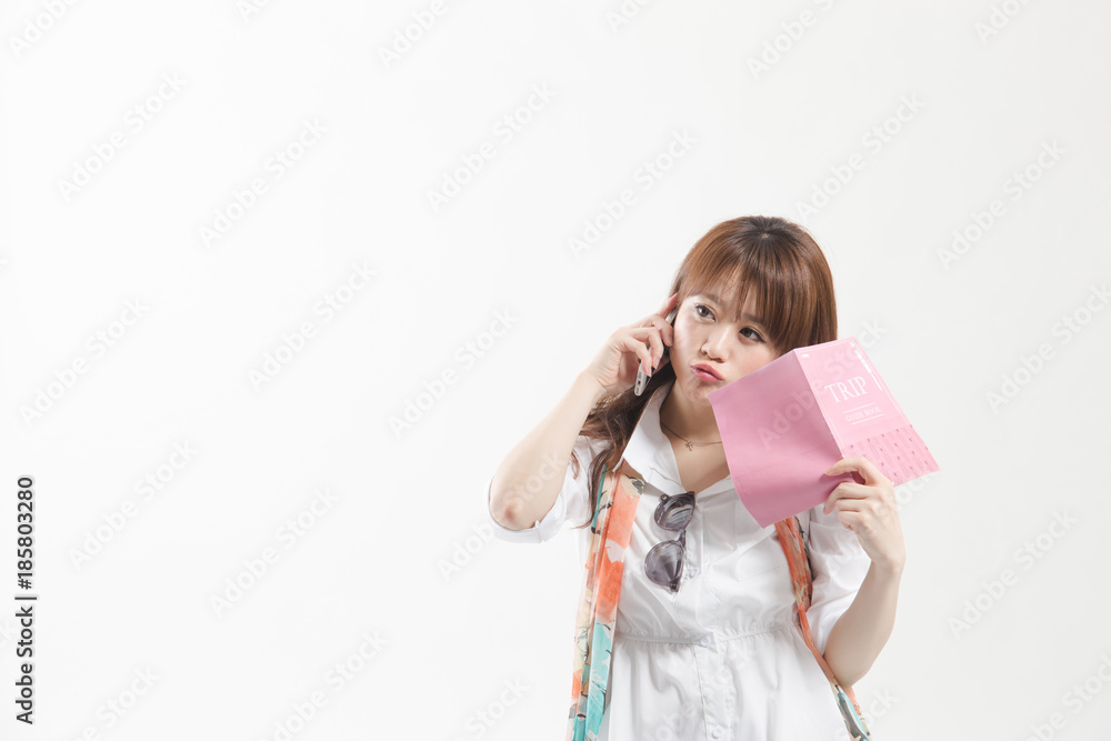 旅行・女性(白バック)