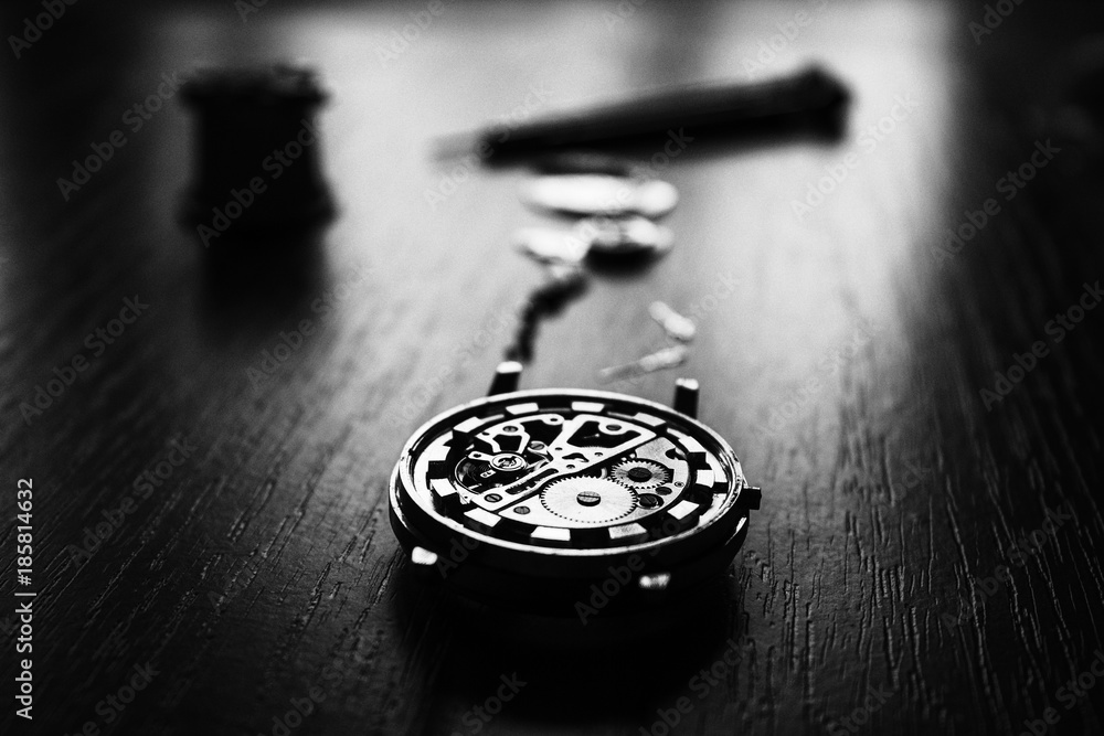 Mechanical watch repair Mechanical watch repair