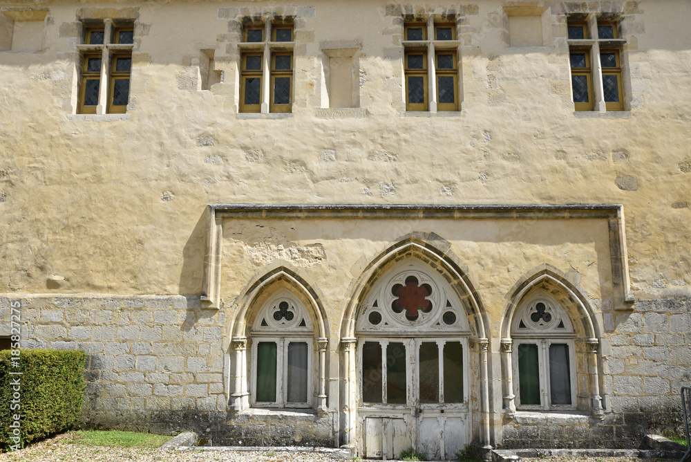 Vestiges du château royal de Senlis, France